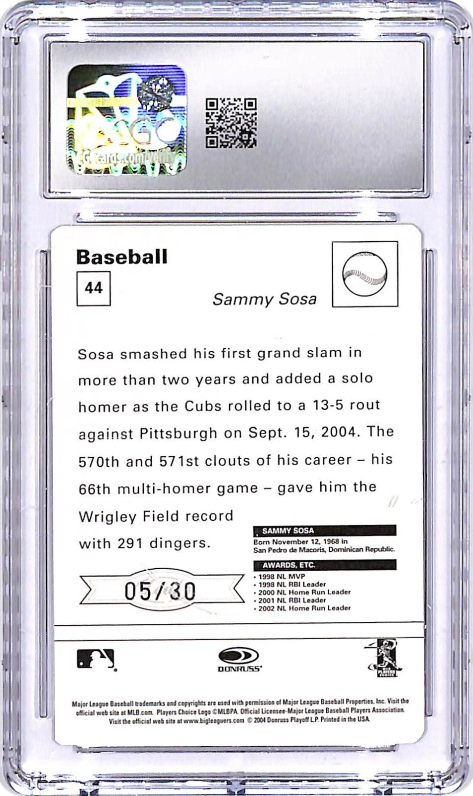 2005 Leaf Sportscasters Sammy Sosa Beige Fielding Ball #44 /30 CGC 9.5 Cubs
