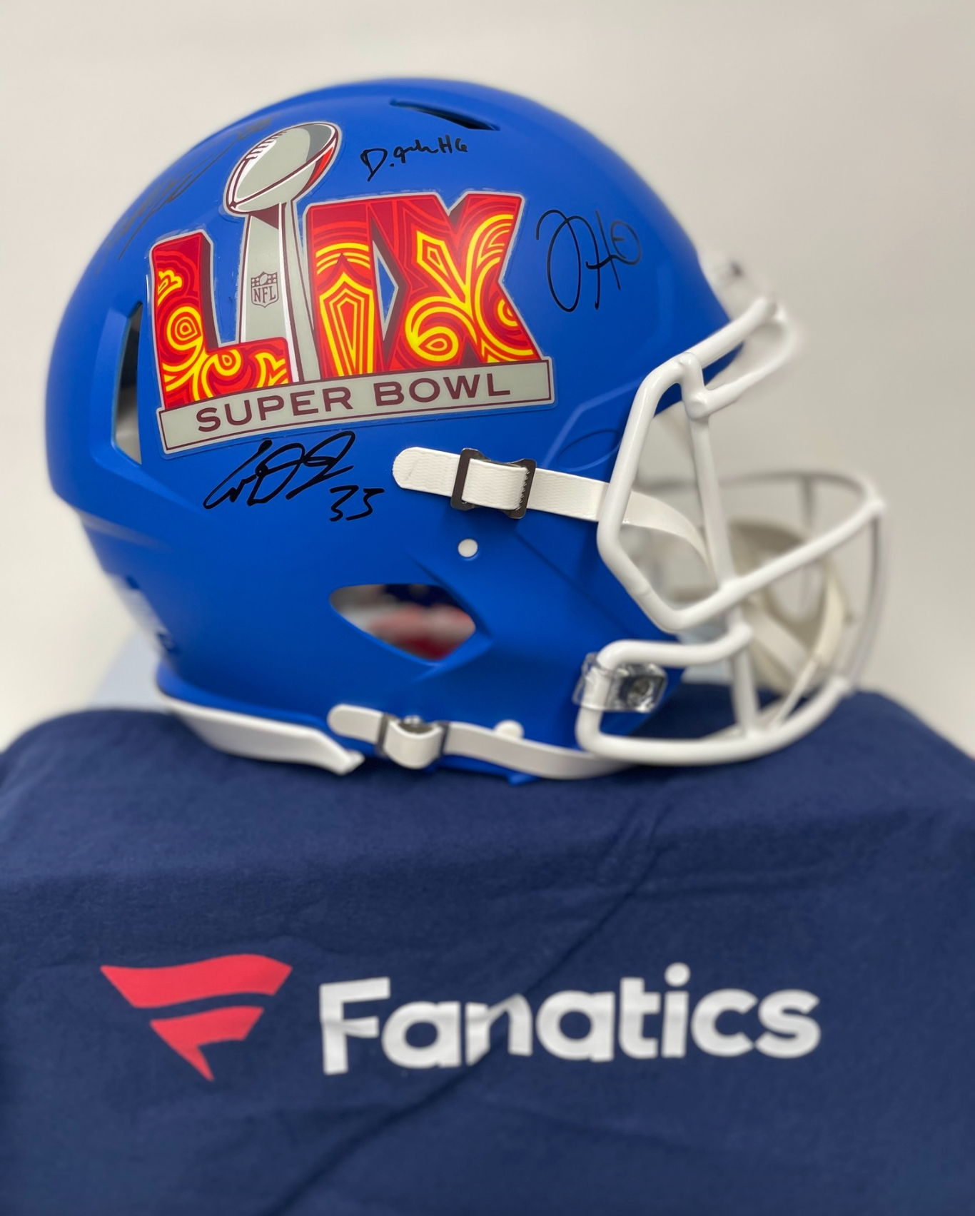 Multi-Auto Philadelphia Eagles Super Bowl LIX Special Edition Helmet (Hurts, De