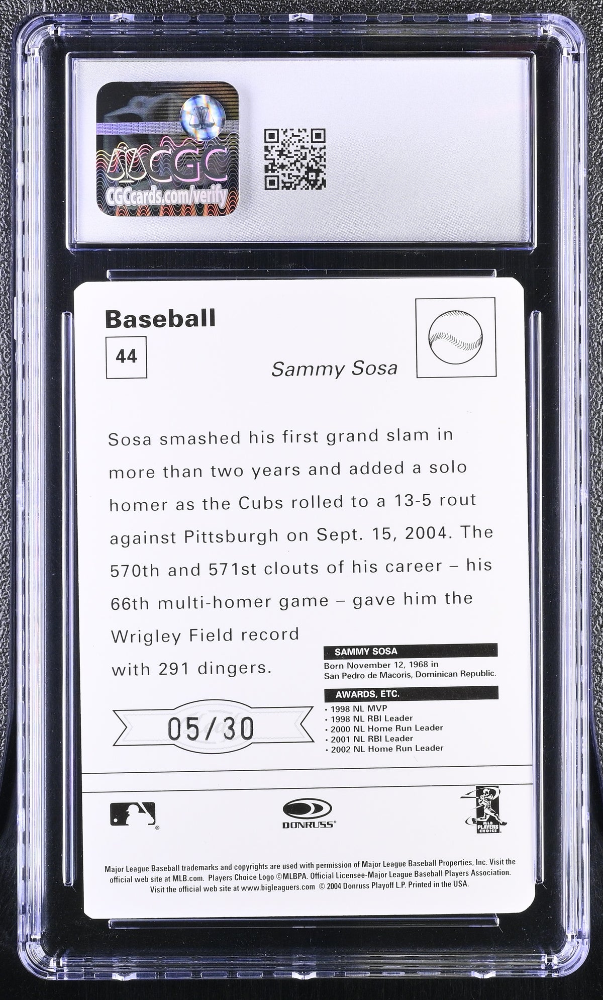 2005 Leaf Sportscasters Sammy Sosa Beige - Fielding - Ball /30 #44 CGC 9.5 Cubs