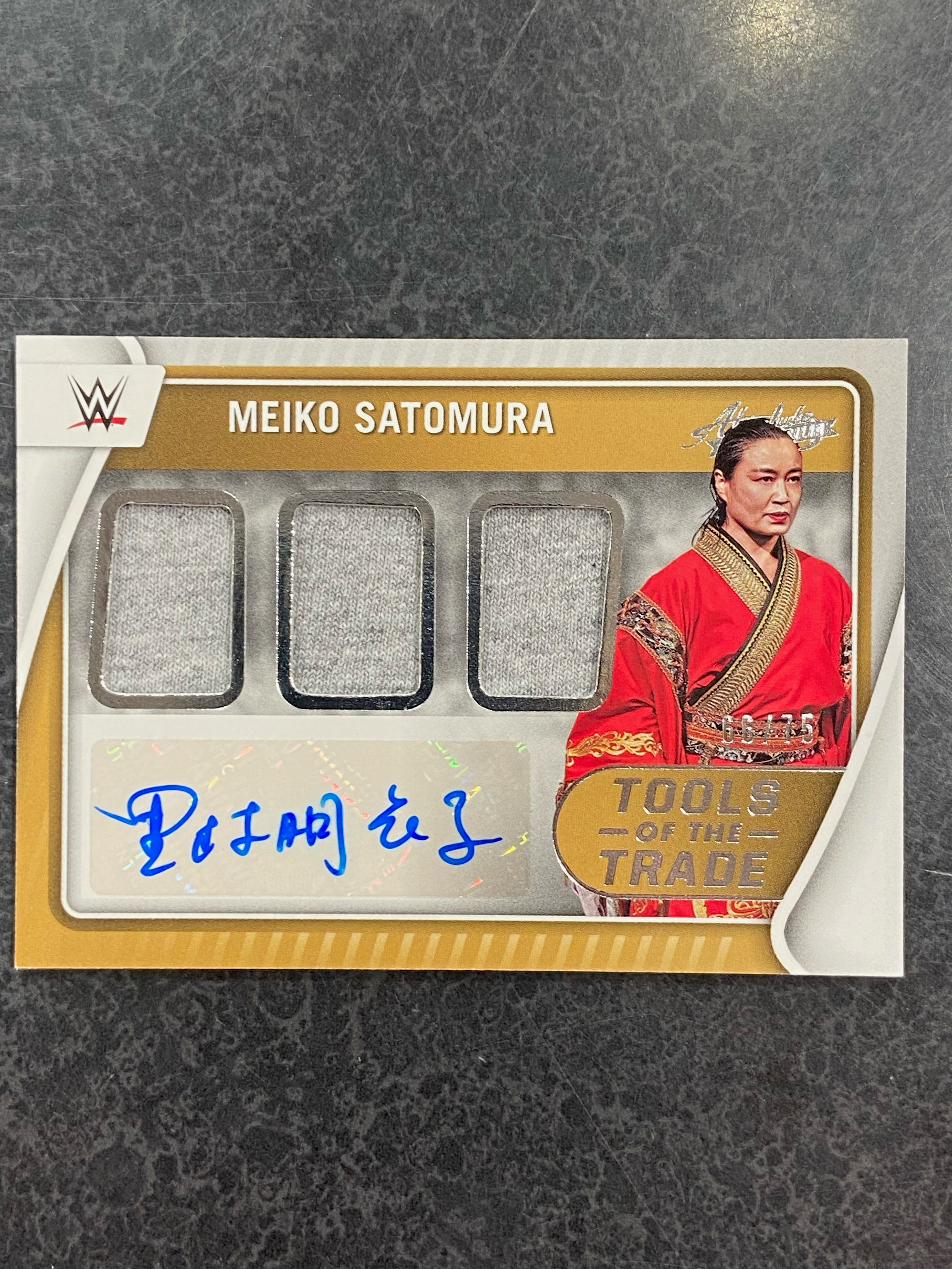 2022 Chronicles WWE Meiko Satomura Absolute Tools of The Trade Autograph TT-MSN /75